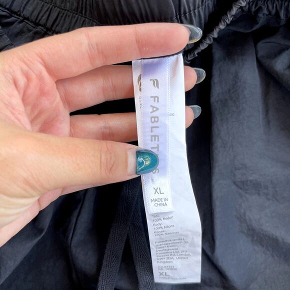 Fabletics Windbreaker Cargo Pants Women's Black Drawstring - Size XL - Picture 6 of 11